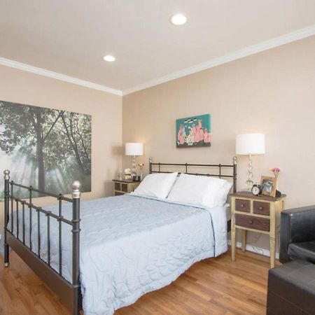 The Burbank Sanctuary - Be Pampered - Full Kitchen Apartamento Exterior foto